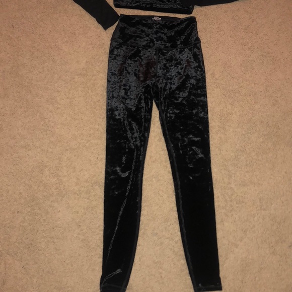 Black Velvet GOOD AMERICAN lounge set!! - Picture 3 of 5